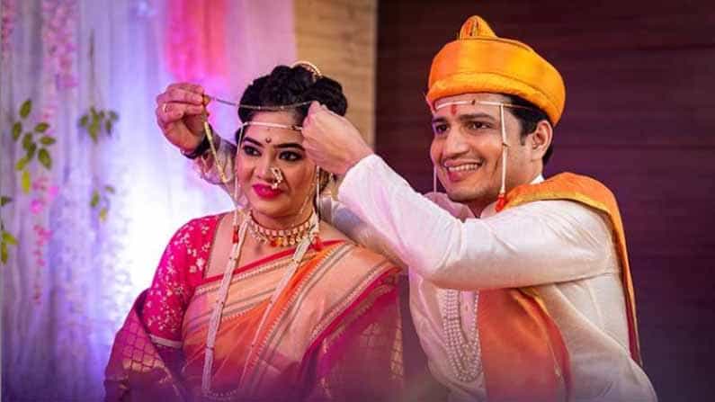 ‘असंभव’, ‘साथ दे तू मला’, ‘चेकमेट’ यासारख्या गाजलेल्या मालिकांमधून घराघरात पोहोचलेला अभिनेता आशुतोष कुलकर्णी नुकताच विवाहबंधनात अडकला आहे.
