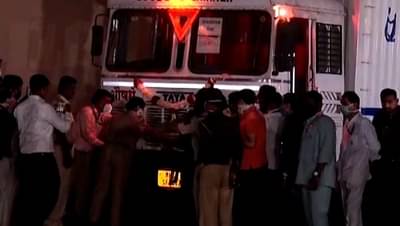 कोरोना लसीचे डोस सीरममधून रवाना, पोलीस उपायुक्त नम्रता पाटलांच्या हस्ते पूजा