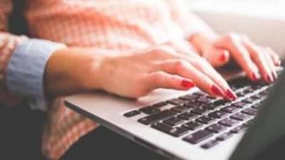 Work From Home | ‘वर्क फ्रॉम होम’ करून हाताची बोटं दुखतायत? मग, ‘हे’ उपाय नक्की ट्राय करा!