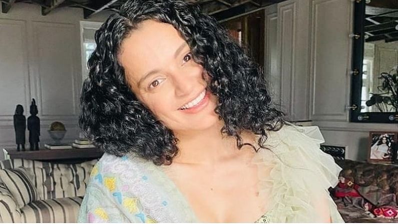 'धाकड' चित्रपटाच्या शूटिंगदरम्यान कंगनाविरोधात जोरदार आंदोलन, लोक म्हणाले परत जा, परत जा...! 'धाकड' चित्रपटाच्या शूटिंगदरम्यान कंगनाविरोधात जोरदार आंदोलन, लोक म्हणाले परत जा, परत जा...!