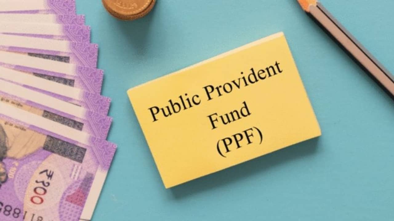 तुमचे PPF अकाऊंट बंद झालंय का? पुन्हा सुरु करण्यासाठी जाणून घ्या टिप्स