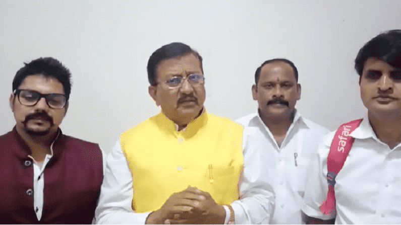 'मराठा आरक्षणासाठी राजे एकत्र आलेत; मग अठरापगड जातीचे मावळे गोळा करुन ओबीसी आरक्षण वाचवू' 'मराठा आरक्षणासाठी राजे एकत्र आलेत; मग अठरापगड जातीचे मावळे गोळा करुन ओबीसी आरक्षण वाचवू'