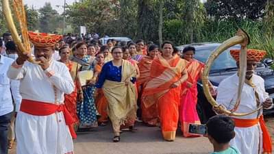 साताऱ्याचा नादच खुळा, ग्रामपंचायत निवडणूक प्रचाराला अभिनेत्री प्रिया बेर्डेंचा रोड शो