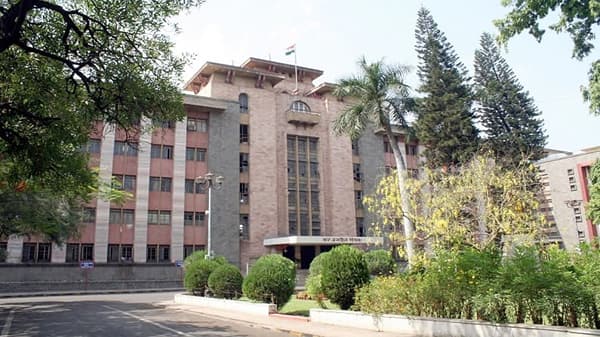 पुणे महापानगरपालिका आता कर्मचाऱ्यांची नशा उतरवणार!