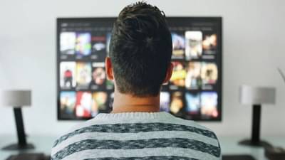 अमेरिकन कंपनीची जॉब ऑफर, नेटफ्लिक्स पाहण्यासोबत पिझ्झा खा आणि 40 हजार कमवा