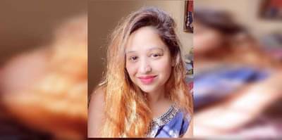 रेणू शर्मांचं आणखी एक वादग्रस्त प्रकरण, आधी एअरवेज अधिकाऱ्यासोबतही लगट, नंतर पोलीस तक्रार