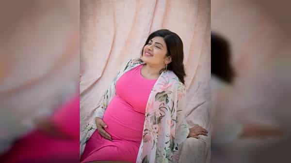 ‘तुझ्यात जीव रंगला’या मालिकेतून महाराष्ट्रातील घराघरात पोहोचलेली नंदिता वहिनी म्हणजेच अभिनेत्री धनश्री काडगावकर सध्या सोशल मीडियावर चांगलीच अॅक्टिव्ह असते.