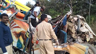 संक्रांत साजरी करण्यासाठी गोव्याला जाताना भीषण अपघात, दहा महिलांचा मृत्यू