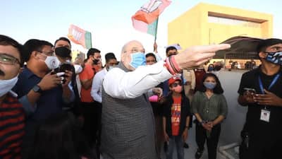 Photos: मकर संक्रांतीनिमित्त अमित शाहांकडून जगन्नाथ मंदिरात पूजा, पतंगही उडवली