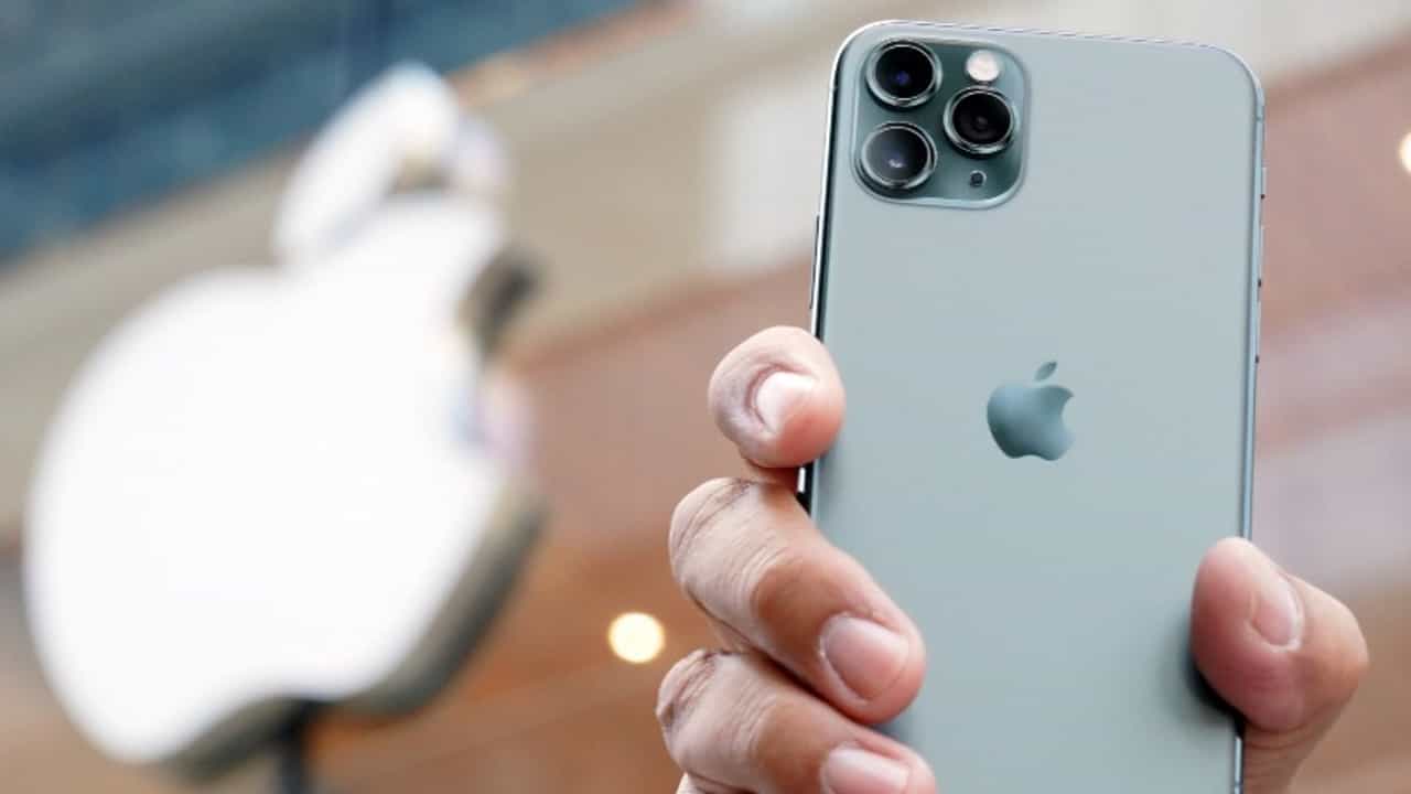 Amazon Republic vs flipkart big saving day sale : स्मार्टफोन्ससह या वस्तूंवर बंपर डिस्काऊंट