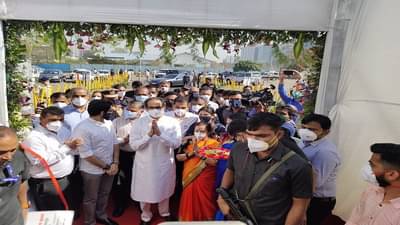 Corona vaccination : कोरोनाचं संकट टळलेलं नाही, त्रिसूत्रीचं पालन करा; मुख्यमंत्र्यांचं आवाहन