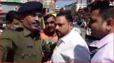 हुतात्म्यांना अभिवादन करण्यासाठी बेळगावात निघालेल्या राजेंद्र पाटील-यड्रावकरांना पोलिसांनी रोखले