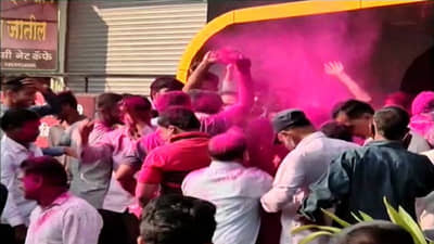 बीडमध्ये राष्ट्रवादी आणि शिवसेनेची सरशी, जिल्ह्यात मनसेनेही खातं उघडलं, भाजपला मोठा झटका