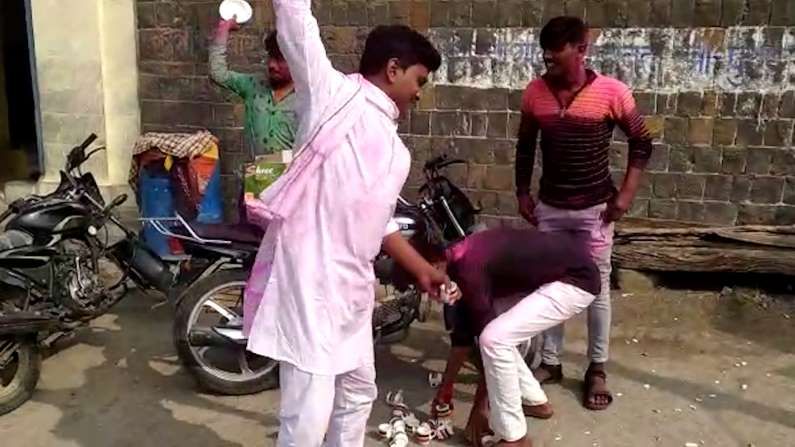 Gram Panchayat Election | विजयाच्या जल्लोषात कार्यकर्ते भान विसरले, पराभूत उमेदवाराच्या घरासमोर कपबशा फोडल्या