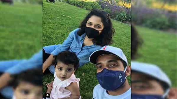 भारतीय क्रिकेट संघाने कसोटी मालिकेत ऑस्ट्रेलियाला धूळ चारुन बॉर्डर-गावसकर ट्रॉफीवर नाव कोरलं. टीम इंडियाच्या विजयात कर्णधार अजिंक्य रहाणेचा मोठा वाटा आहे.