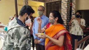 Shardul Thakur | 'पालघर एक्सप्रेस' शार्दुल ठाकूरचे माहिम गावात जंगी स्वागत,आईकडून औक्षण