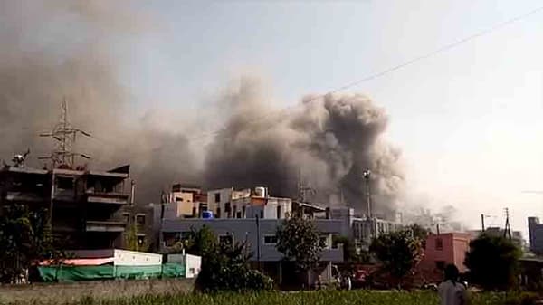 Serum Institute Fire : सीरम इन्स्टिट्यूटमधील आग पुन्हा भडकली, अग्निशमन दलाकडून आग विझवण्याचे प्रयत्न सुरु