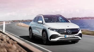 Tesla ला टक्कर देण्यासाठी Mercedes ची शानदार इलेक्ट्रिक कार लाँच, 8.9 सेकंदात 100 किमी वेग पकडणार