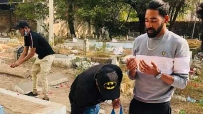 Mohammed Siraj | विजयीवीर मोहम्मद सिराज विमानतळावरुन थेट कब्रस्तानात, वडिलांच्या आठवणीने भावूक!