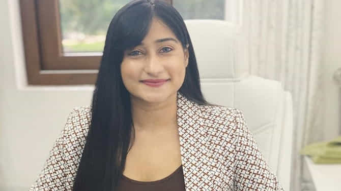परीक्षा न देताच आयएएस?; लोकसभा अध्यक्षांच्या मुलीने दिले हे उत्तर