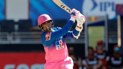 रिस्क है तो इश्क है; सलग दोन वर्ष IPL मध्ये फ्लॉप ठरलेला हा खेळाडू चेन्नईने खरेदी केला