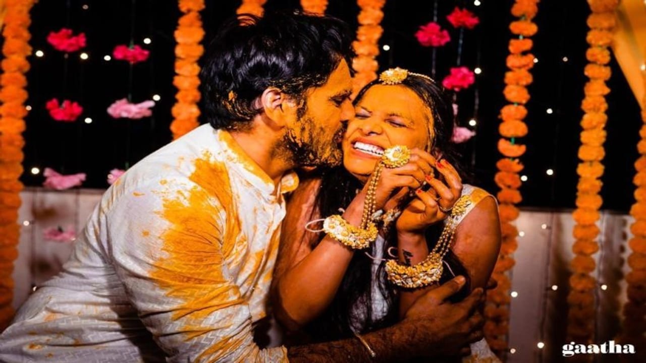 मराठमोळा अभिनेता सिद्धार्थ चांदेकर आणि अभिनेत्री मिताली मयेकर अनेक वर्ष डेट केल्यानंतर आता लग्न बंधनात अडकणार आहेत. 