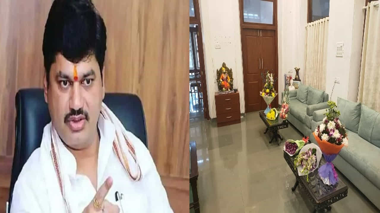 धनंजय मुंडेंवरील शुक्लकाष्ट टळलं, चित्रकूट पुन्हा फुलला, पुष्पगुच्छांचा खच