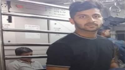 लोकलमध्ये सीट मिळवणं हे कांगारुंच्या गोलंदाजीचा सामना करण्यापेक्षा अवघड, शार्दुल ठाकूरची मिश्किल प्रतिक्रिया