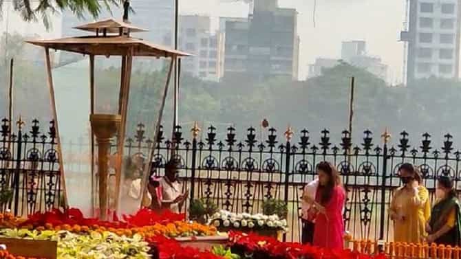 वाचाळांमध्ये कृतीतून बोलणारा माणूस म्हणजे उद्धव ठाकरे : उर्मिला मातोंडकर