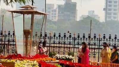 वाचाळांमध्ये कृतीतून बोलणारा माणूस म्हणजे उद्धव ठाकरे : उर्मिला मातोंडकर