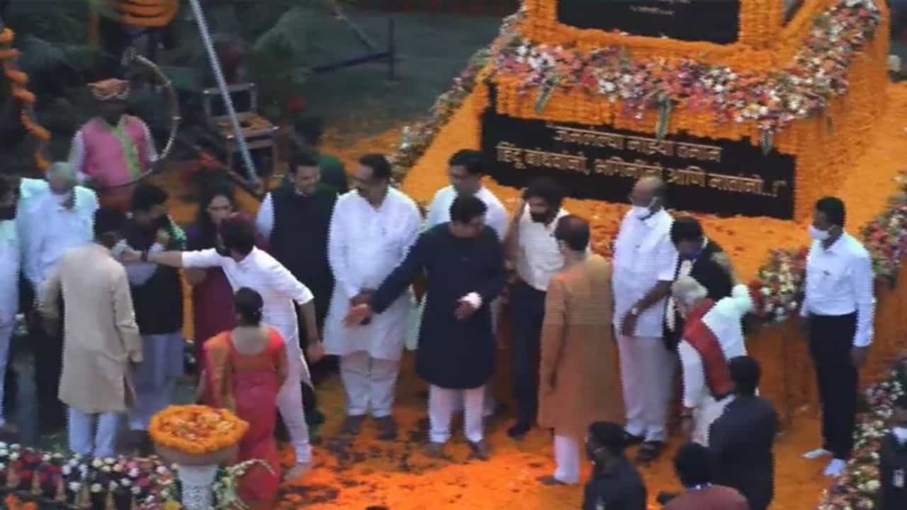 जेव्हा राज यांनी अमित ठाकरेंना कॉर्नर दाखवला!