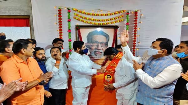 नवी मुंबईत भाजपला झटका, नगरसेवकाचा शिवसेनेत प्रवेश