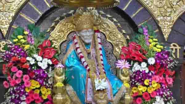 शिर्डीतील साई मंदिरात पत्रकारांसाठी जाचक अटी, संस्थान अधिकारी नेमकं काय लपवतायत?