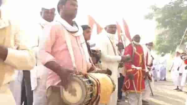 अखेर 10 महिन्यानंतर विठुरायाची पंढरी वारकऱ्यांनी गजबजली