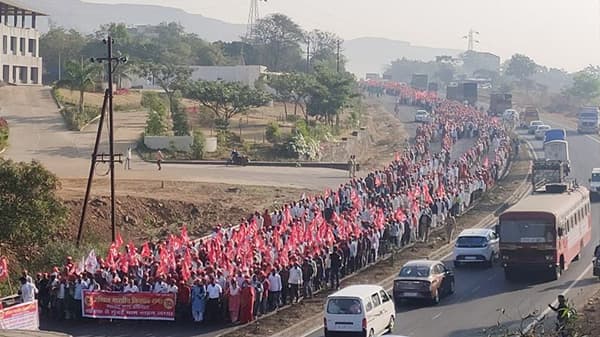 शेतकऱ्यांचा आसूड कडाडला; शेतकऱ्यांचं लाल वादळ नाशिकवरून मुंबईकडे