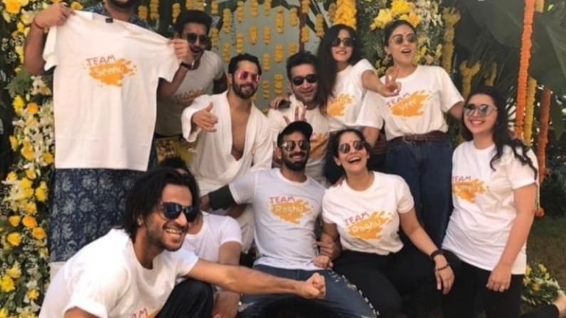 दरम्यान वरुण धवनच्या लग्नाच्या फोटोंनंतर आम्ही तुमच्यासाठी वरुणच्या हळदीचे काही फोटो घेऊन आलो आहोत.