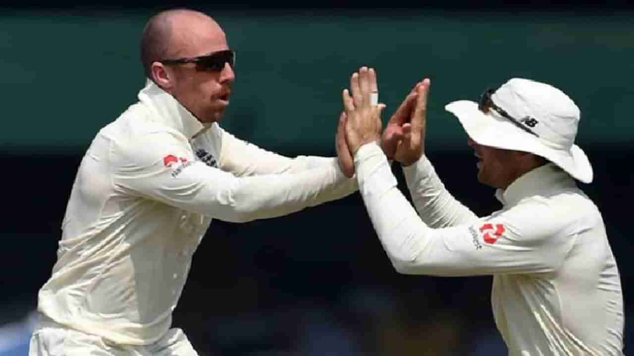 England Tour India 2021 | इंग्लंडच्या या खेळाडूचा भारताला धोका, चष्मा घालून दांडी गुल करण्यात माहिर!