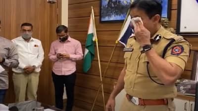 ....अन् आयर्नमॅन पोलीस आयुक्त कृष्ण प्रकाश यांना अश्रू अनावर