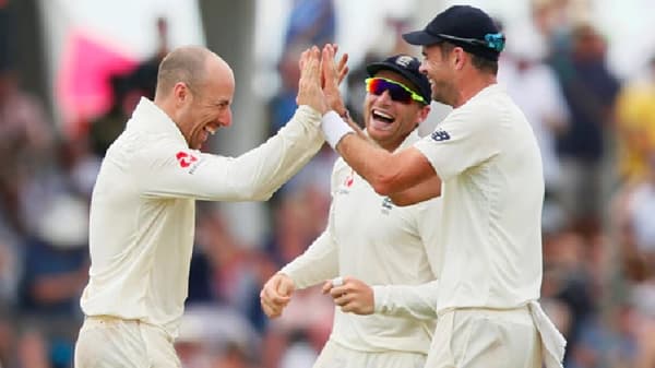 SL Vs Eng : इंग्लंडच्या टीमने रचला इतिहास, टेस्ट क्रिकेटच्या 144 वर्षांच्या इतिहासात असं पहिल्यांदाच घडलं....!