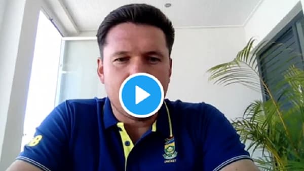 Graeme Smith | बालहट्टापुढे माजी कर्णधार स्मिथची माघार, बाप लेकाचा भन्नाट व्हिडीओ पाहिलात का?
