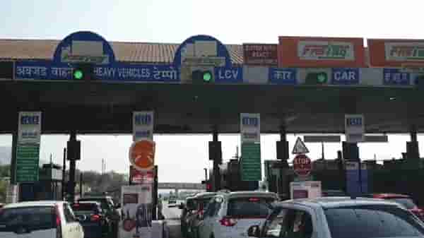 मुंबई-पुणे एक्सप्रेस वे वरील टोलवसुलीची चौकशी करुन अहवाल सादर करा, मुंबई उच्च न्यायालयाचा कॅगला आदेश
