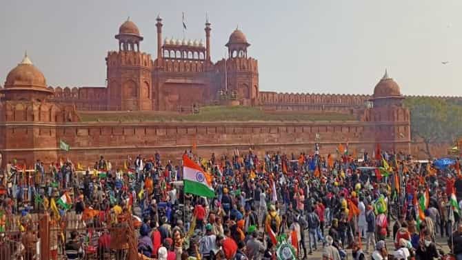 Delhi Tractor rally : जवळपास 200 कलाकार आणि मुलं लाल किल्ल्याजवळून रेस्क्यू!