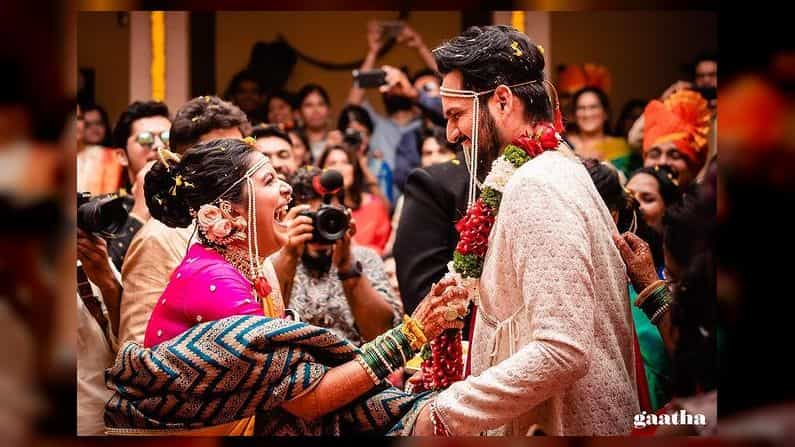 मराठमोळा अभिनेता सिद्धार्थ चांदेकर आणि अभिनेत्री मिताली मयेकर अनेक वर्ष डेट केल्यानंतर आता लग्न बंधनात अडकले आहेत.