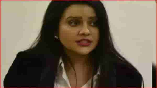 तुम्हाला अॅक्सिस बँकेने प्रमोशन का दिले, किती फायदा करुन दिलात; अमृता फडणवीस म्हणाल्या...