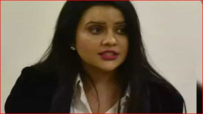 तुम्हाला अॅक्सिस बँकेने प्रमोशन का दिले, किती फायदा करुन दिलात; अमृता फडणवीस म्हणाल्या...