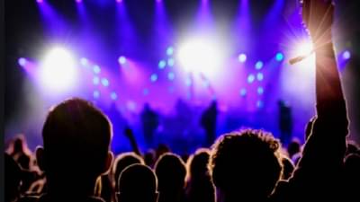 Artificial intelligence ची कमाल, 25 वर्षांपूर्वी निधन झालेल्या गायकाच्या आवाजात नवे गाणे