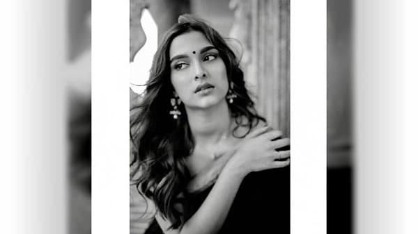 अभिनेत्री सई मांजरेकरनं ‘दबंग 3’ मधून बॉलिवूडमध्ये डेब्यु केला आहे. ती तिच्या हटके लूक्ससोबत चाहत्यांशी कनेक्ट होत असते.