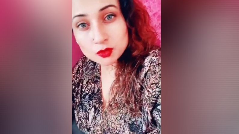 Video : अमेरिकन डॉलरचा पाऊस ते नणंदच्या लग्नाची जबाबदारी, पाकिस्तानी महिलेच्या हवेतल्या बाता Video : अमेरिकन डॉलरचा पाऊस ते नणंदच्या लग्नाची जबाबदारी, पाकिस्तानी महिलेच्या हवेतल्या बाता