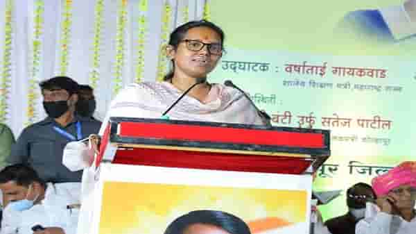 ... तरच चौथीपर्यंतचे वर्ग सुरु करण्याचा विचार : वर्षा गायकवाड