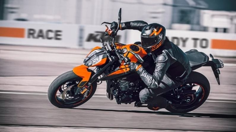 बहुप्रतीक्षित 2021 KTM 890 Duke लवकरच भारतात लाँच होणार, जाणून घ्या किंमत आणि फीचर्स बहुप्रतीक्षित 2021 KTM 890 Duke लवकरच भारतात लाँच होणार, जाणून घ्या किंमत आणि फीचर्स